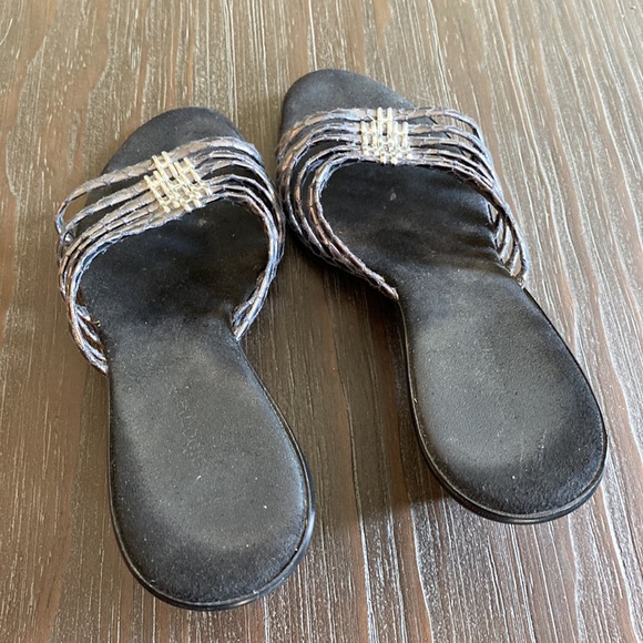 Liz Claiborne leather sandals with silver and pewter coloured embellishments. - Picture 3 of 10